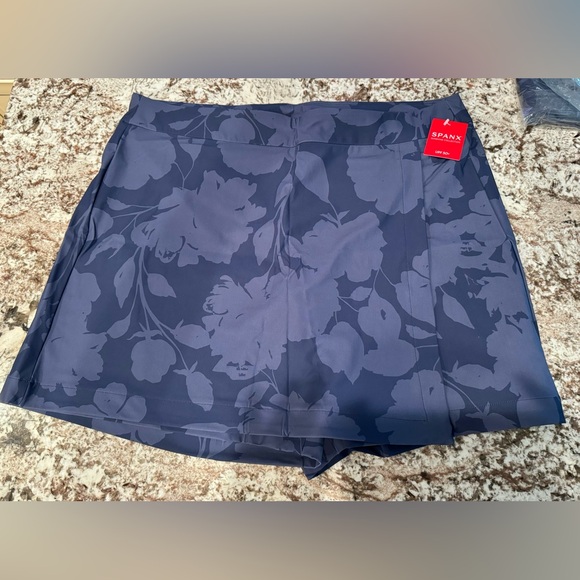 SPANX Sunshine Skort 💙 - Picture 6 of 9